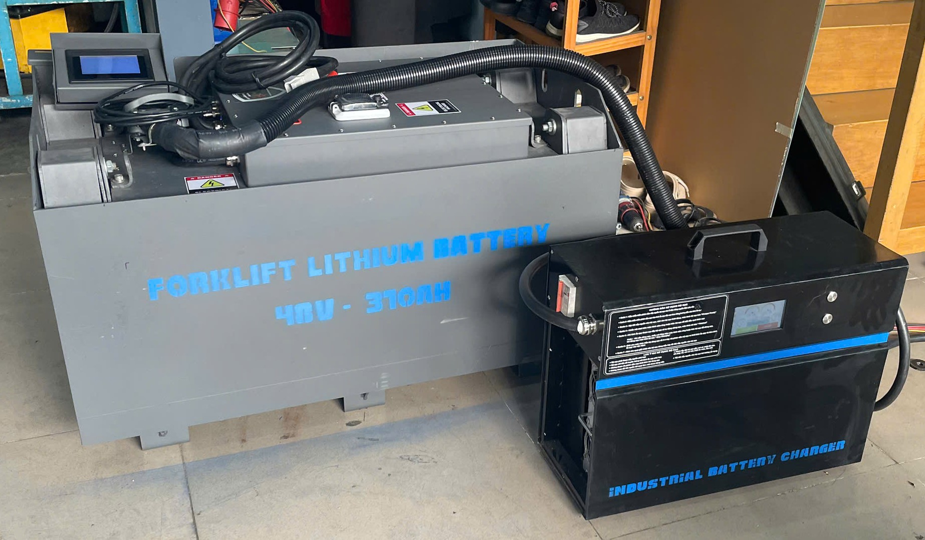 Hoàn tất giao bình điện xe nâng lithium 48V 310Ah cho khách hàng 13 Bình điện xe nâng lithium 48V 310Ah