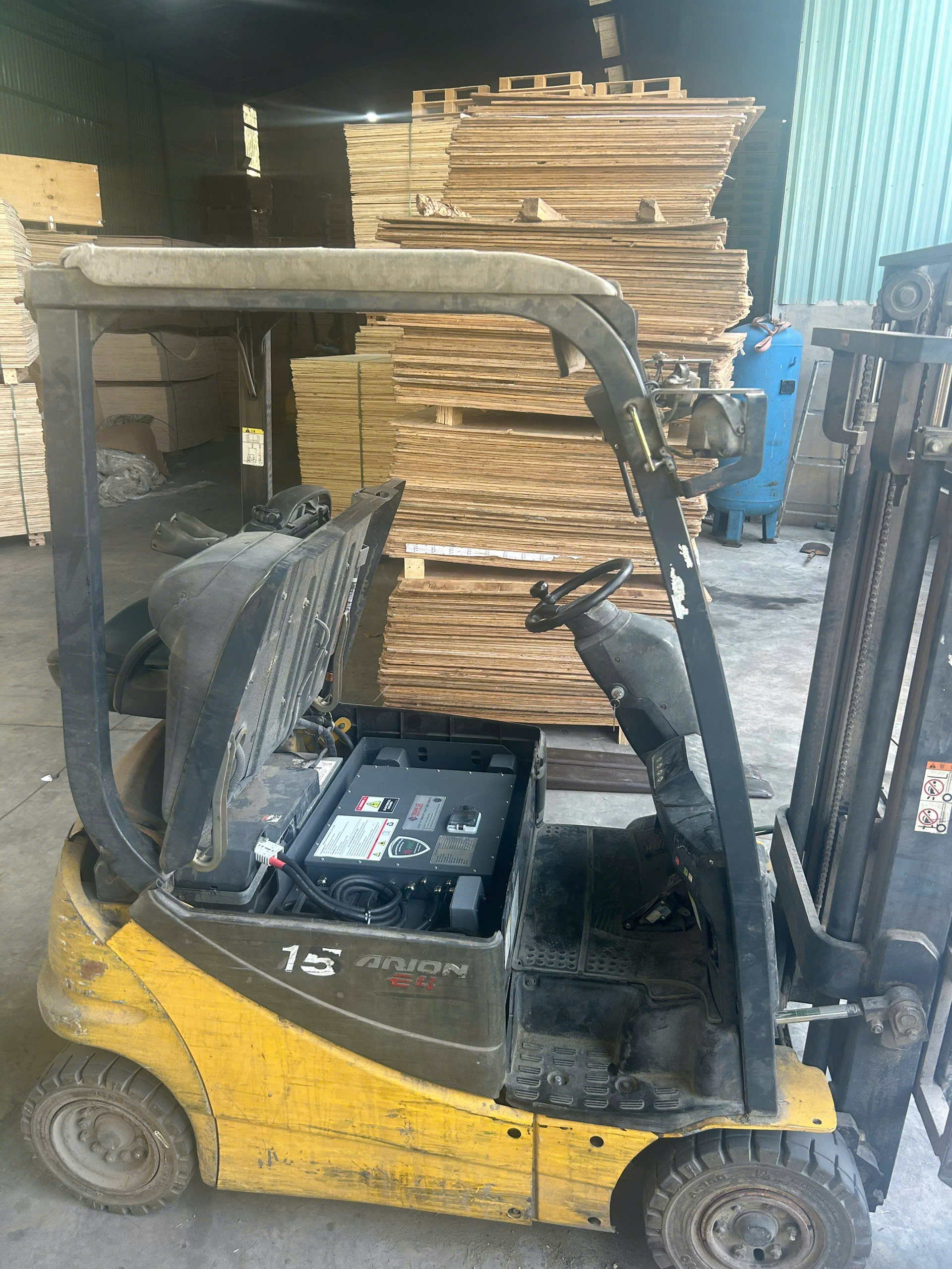 Hoàn Thành Lắp Đặt Pin Lithium 48V-314Ah Cho Xe Nâng Komatsu 1.5 Tấn 15 Pin Lithium 48V
