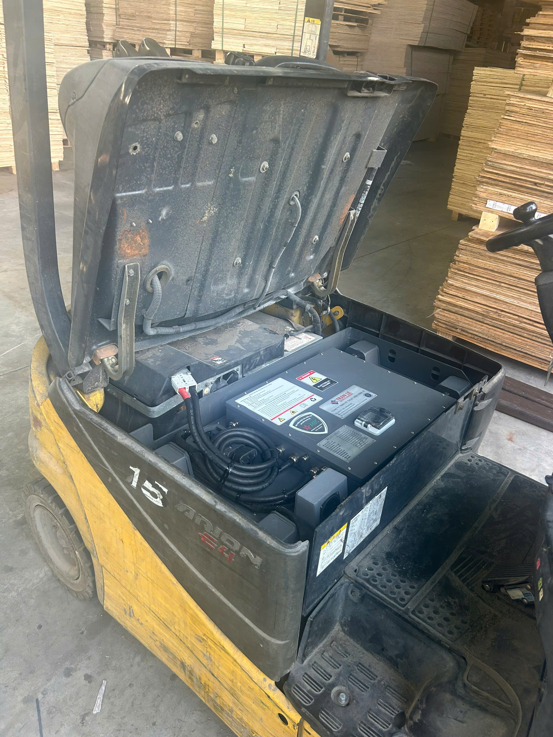 Hoàn Thành Lắp Đặt Pin Lithium 48V-314Ah Cho Xe Nâng Komatsu 1.5 Tấn 13 Pin Lithium 48V