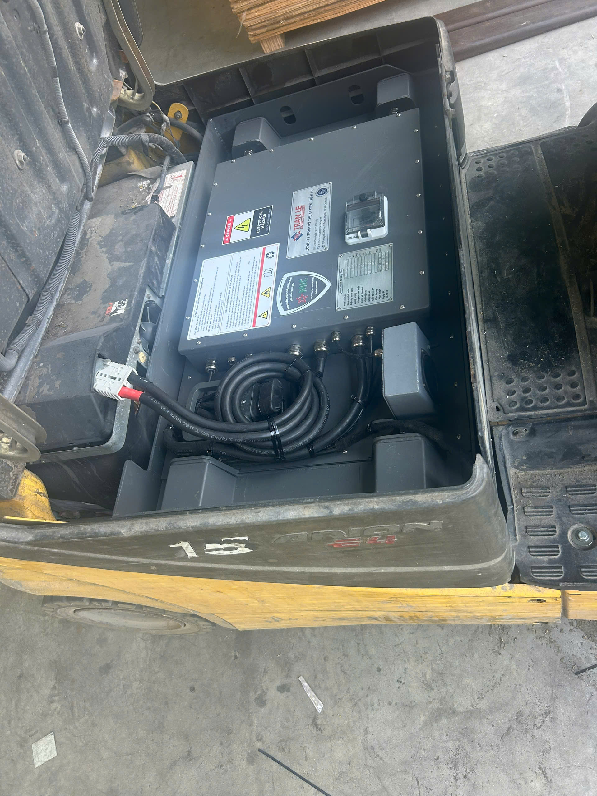 Hoàn Thành Lắp Đặt Pin Lithium 48V-314Ah Cho Xe Nâng Komatsu 1.5 Tấn 14 Pin Lithium 48V