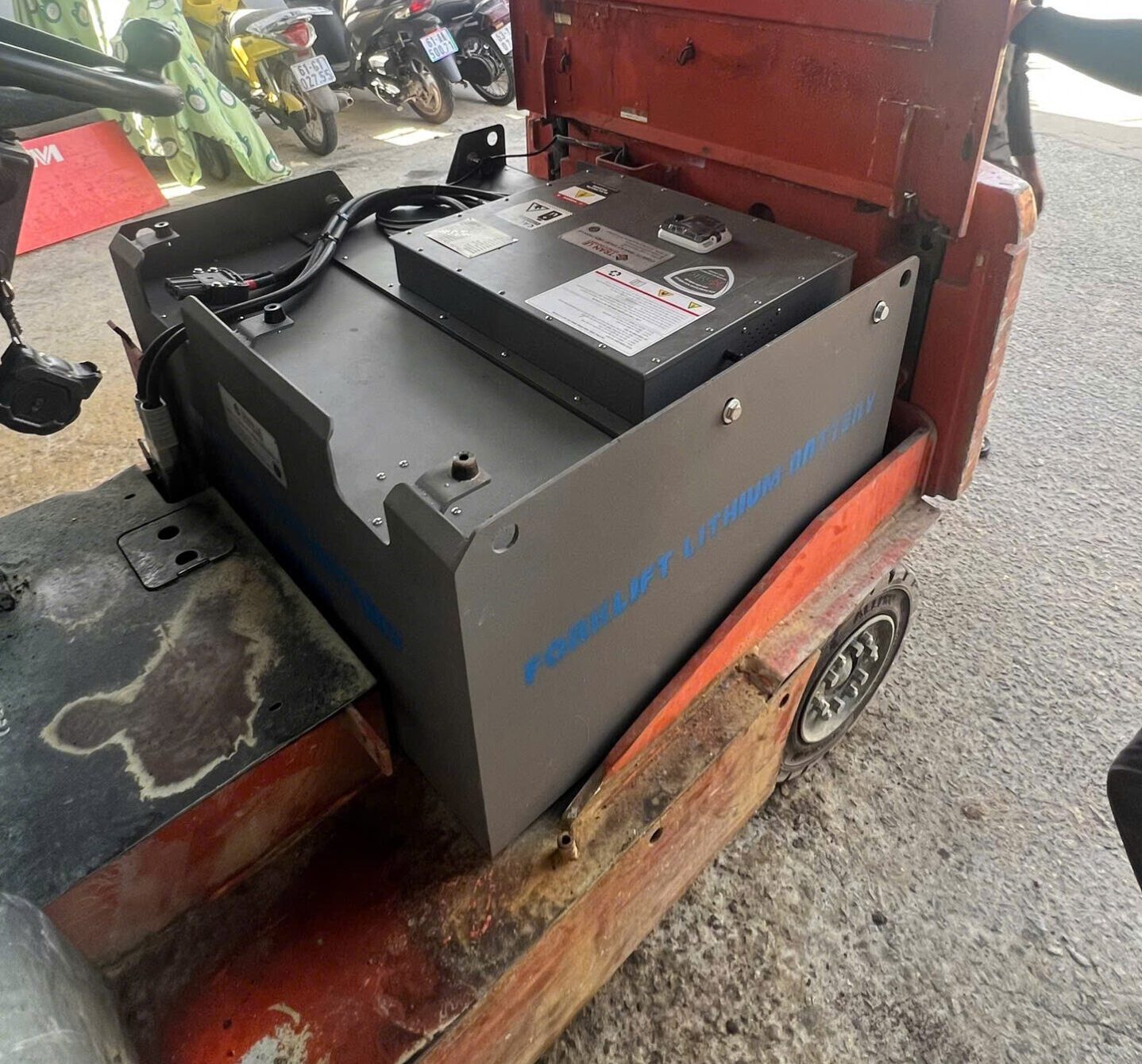 pin Lithium 48V 628Ah cho xe nâng TCM